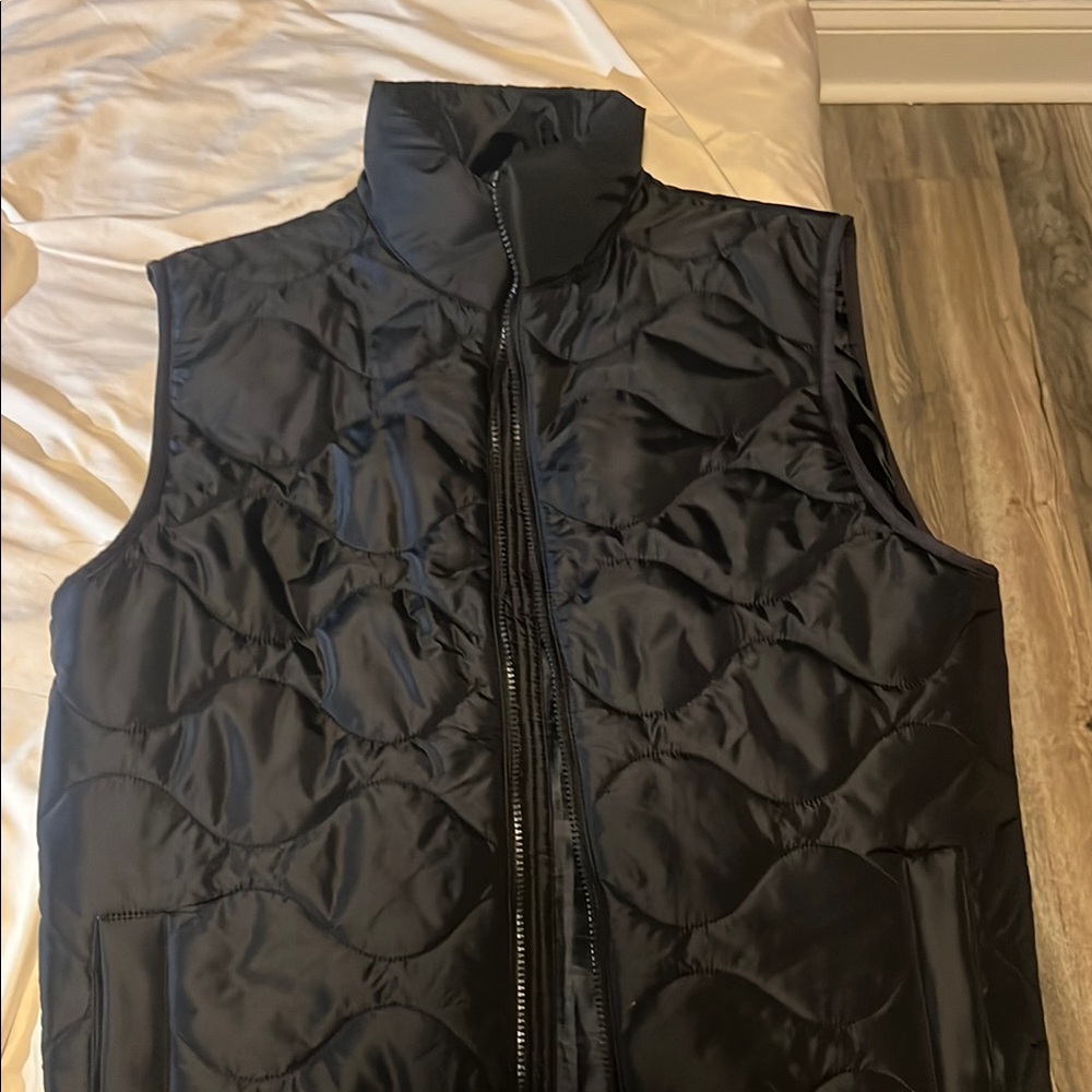 Hollister Black Quilted Puffer Vest